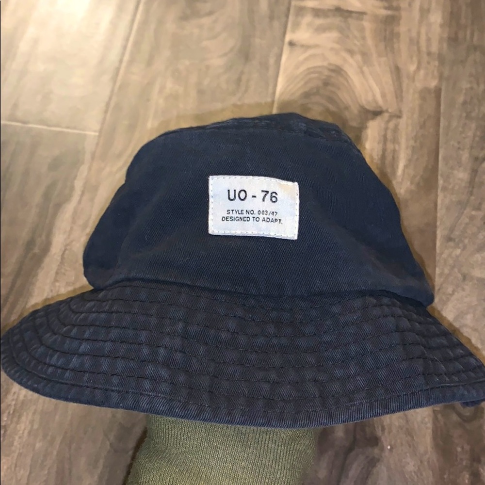 urban outfitters bucket hat